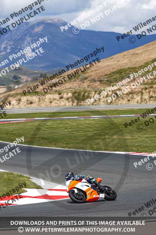 cadwell no limits trackday;cadwell park;cadwell park photographs;cadwell trackday photographs;enduro digital images;event digital images;eventdigitalimages;navarra;no limits trackdays;peter wileman photography;racing digital images;trackday digital images;trackday photos